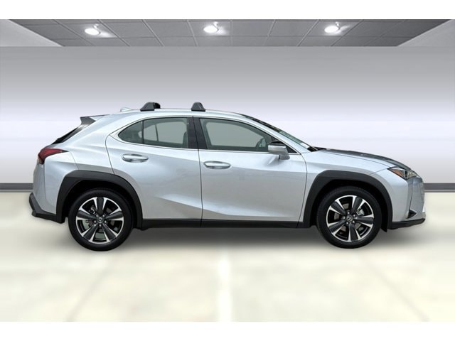 2025 LEXUS UX 300h photo 3