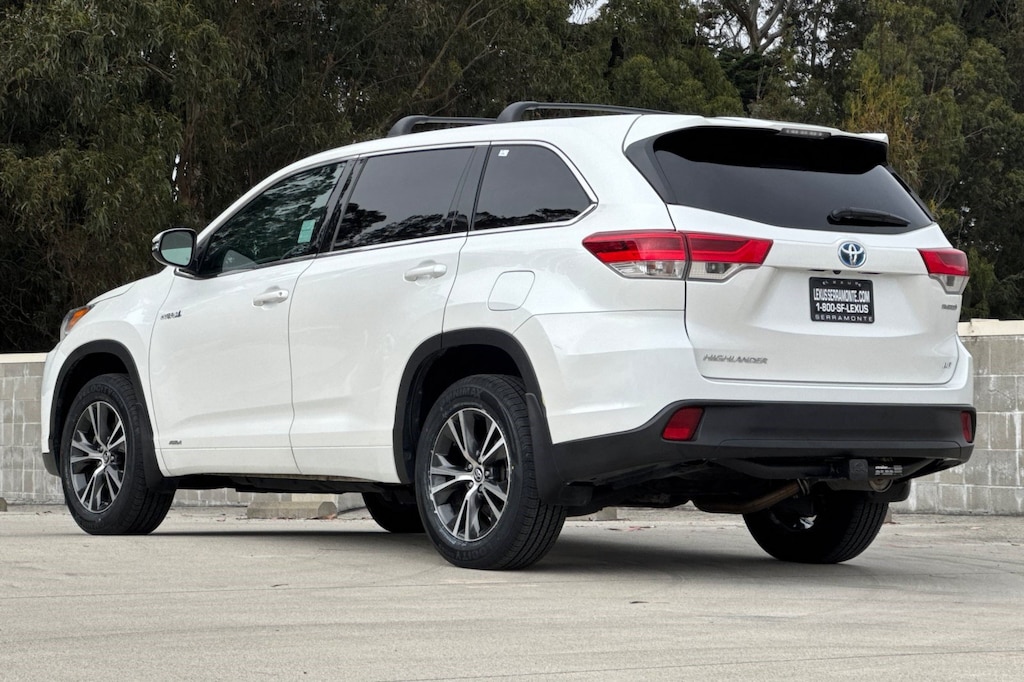 Used 2017 Toyota Highlander Hybrid LE V6 SUV