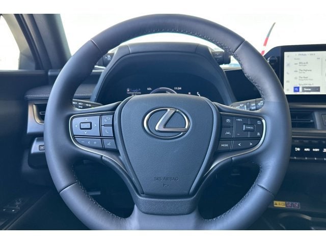 2026 Lexus UX Hybrid 300h - Photo 15