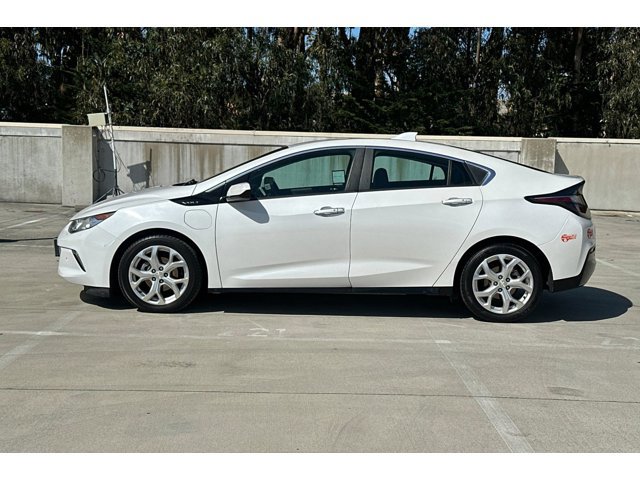 2017 Chevrolet Volt Premier photo 2