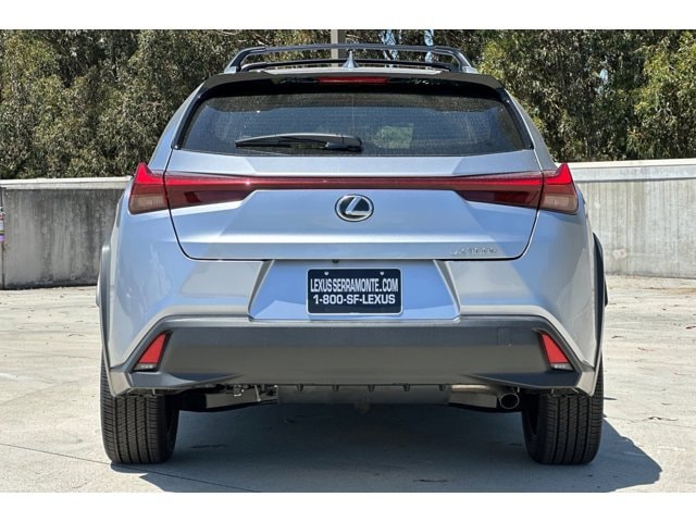 2026 Lexus UX Hybrid 300h - Photo 9