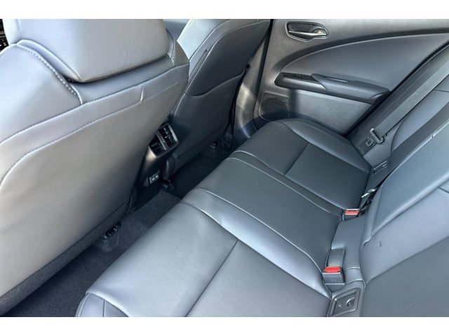 2026 Lexus UX Hybrid 300h - Photo 19