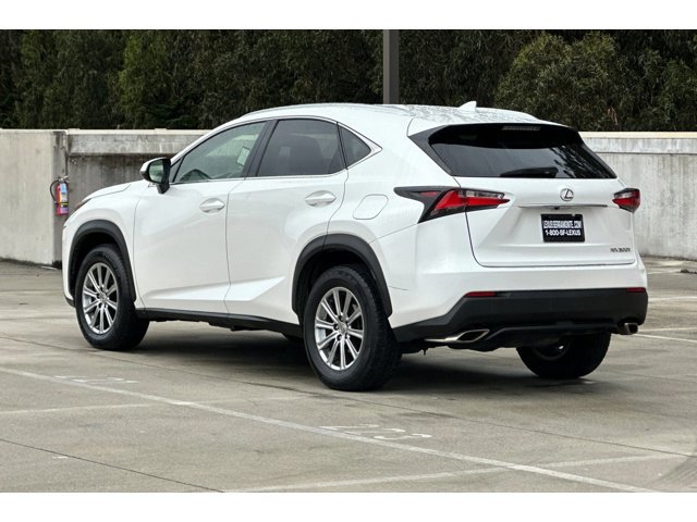2017 Lexus NX 200t Luxury photo 3