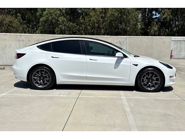 Model 3 Long Range Sedan
