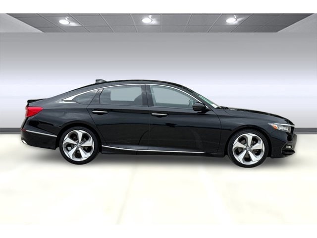 2018 Honda Accord Touring photo 6