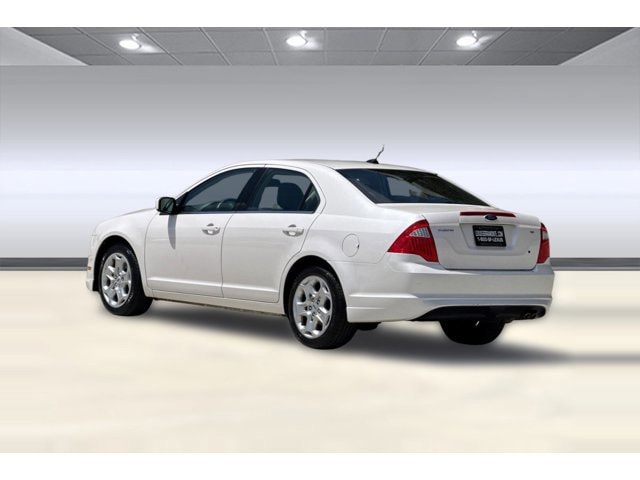 2010 Ford Fusion SE photo 2