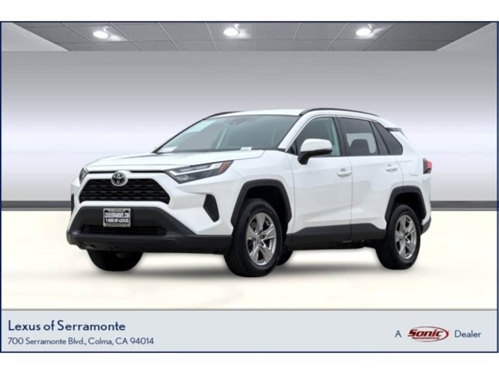 Used 2022 Toyota RAV4 XLE SUV