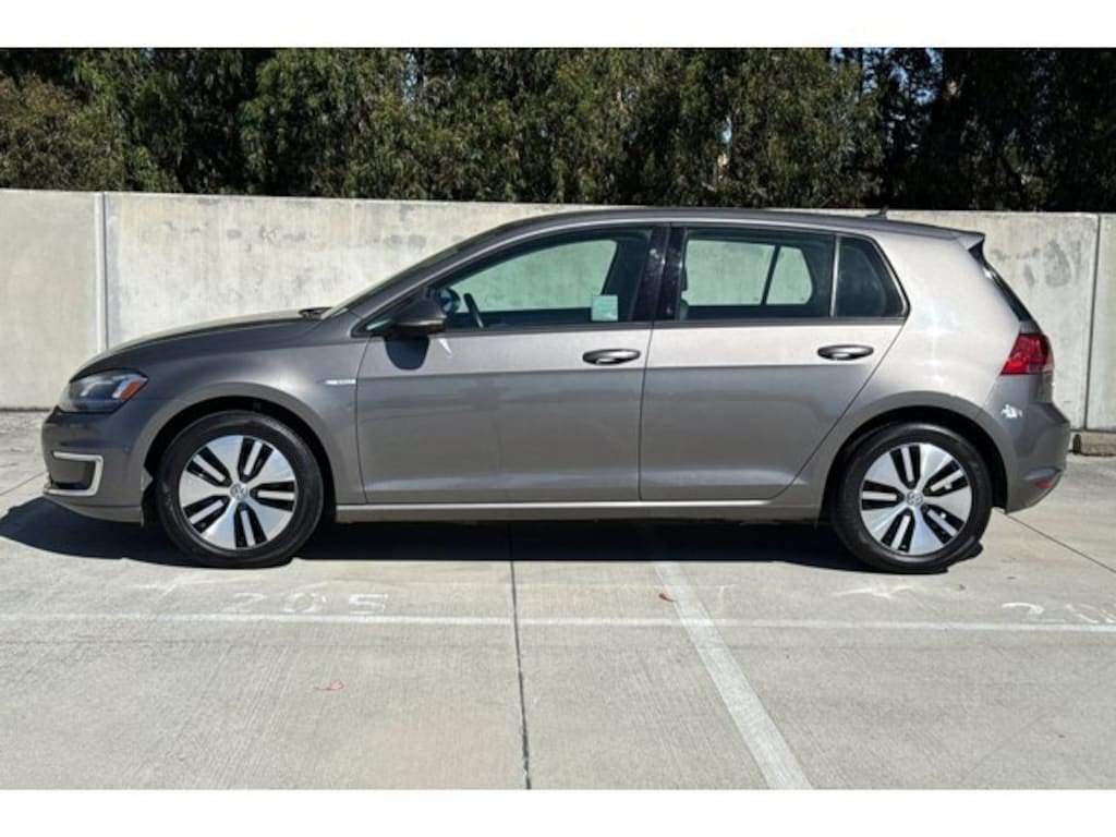 Used 2016 Volkswagen e-Golf SEL Premium Hatchback