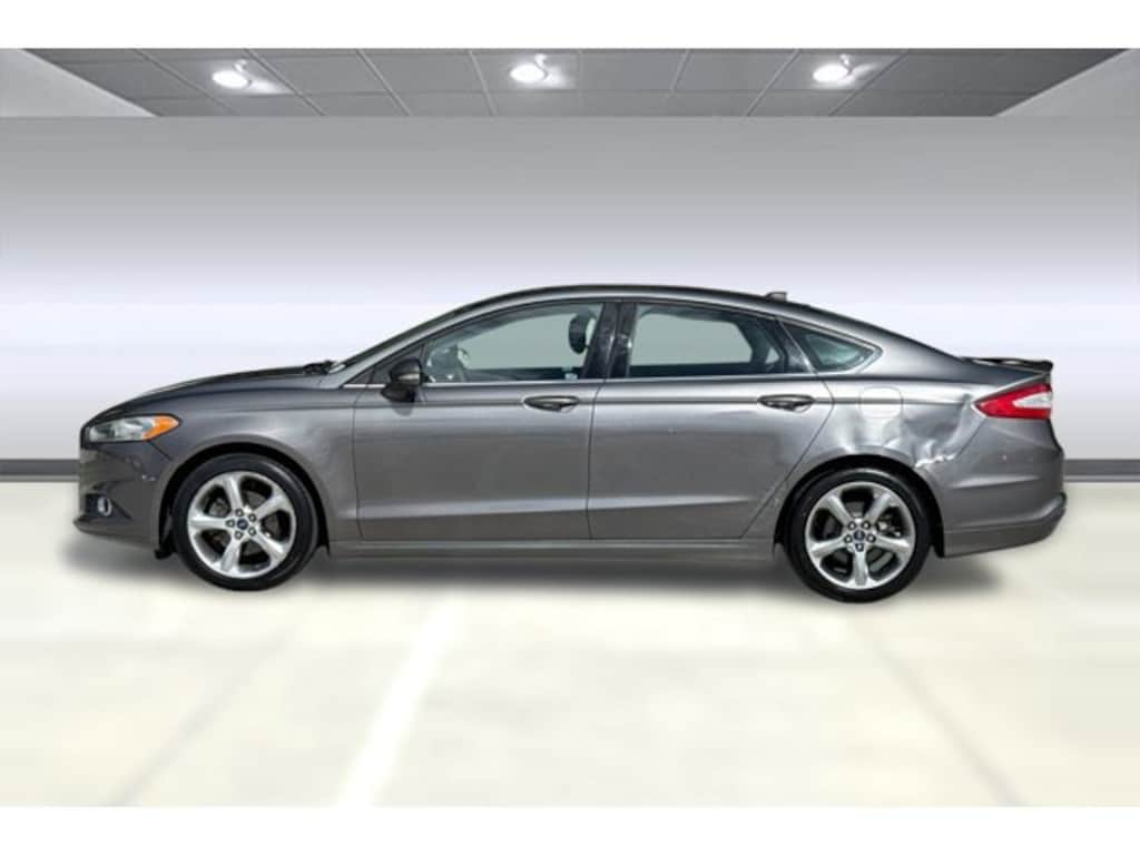 Used 2014 Ford Fusion SE Sedan