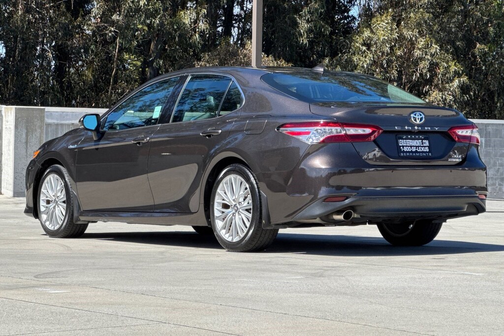 Used 2019 Toyota Camry Hybrid XLE Sedan