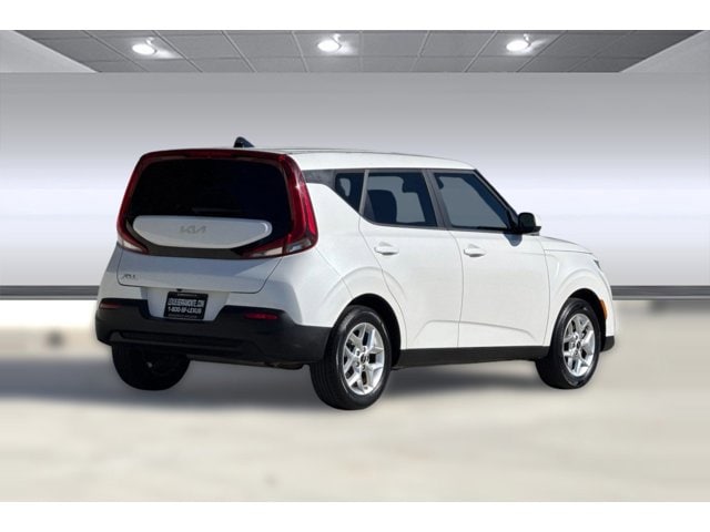 2022 Kia Soul LX photo 3