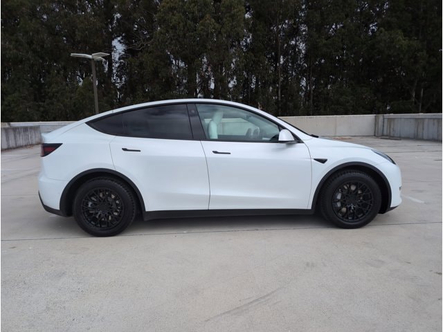 Used 2021 Tesla Model Y Long Range with VIN 5YJYGDEE7MF224254 for sale in Kansas City