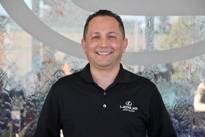 Staff member JEFF GRIFFITH from ID_29072e12d2e2