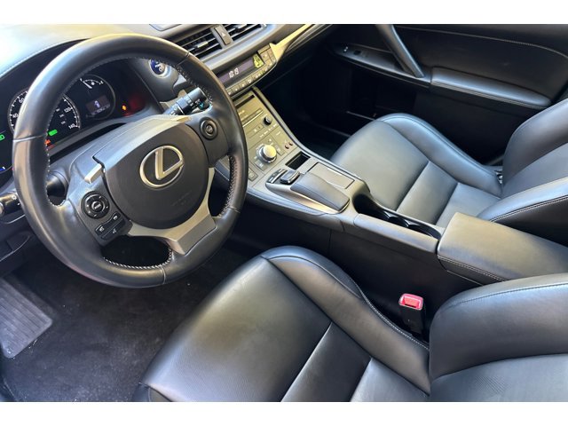 2015 Lexus CT 200h photo 4
