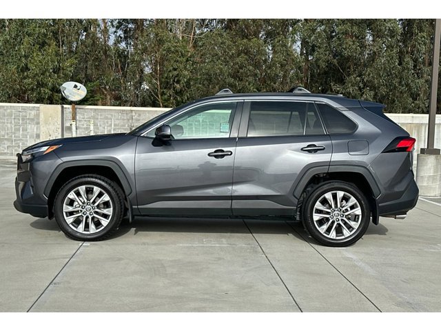 2023 Toyota RAV4 XLE Premium photo 2