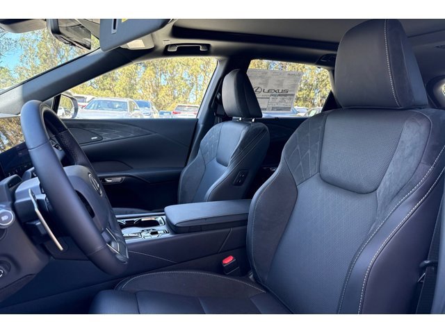 2026 Lexus RX 450h+ Luxury - Photo 5