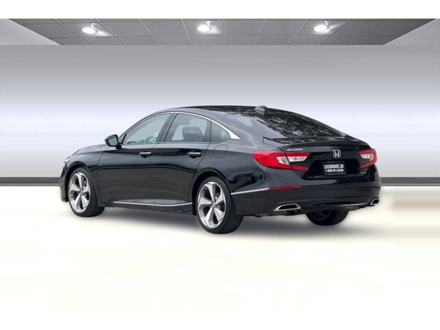 2018 Honda Accord Touring photo 2
