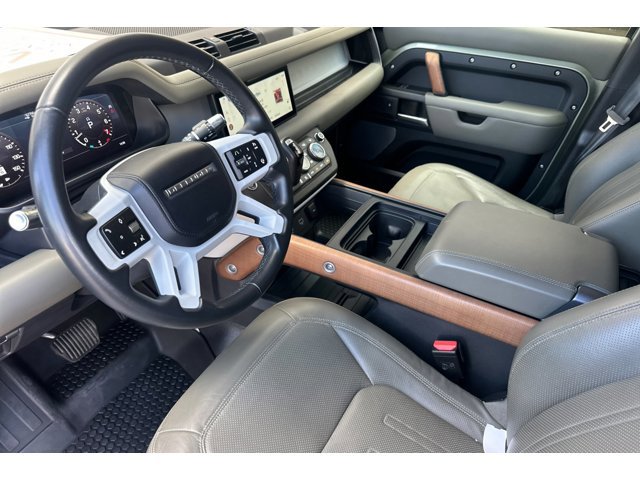 2020 Land Rover Defender 110 S photo 4