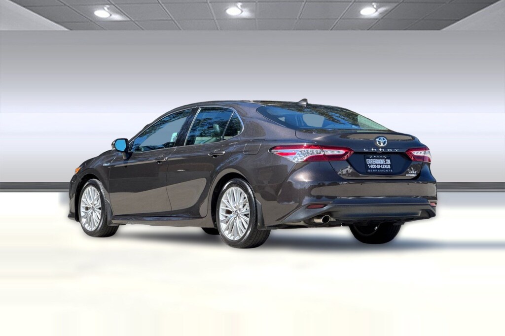 Used 2019 Toyota Camry Hybrid XLE Sedan