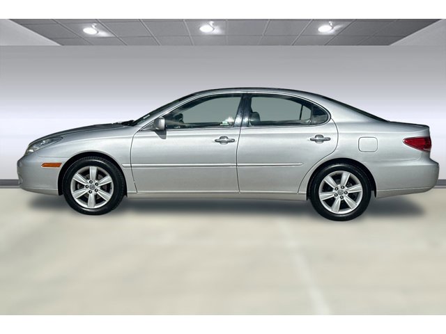 2005 Lexus ES 330 Base photo 2