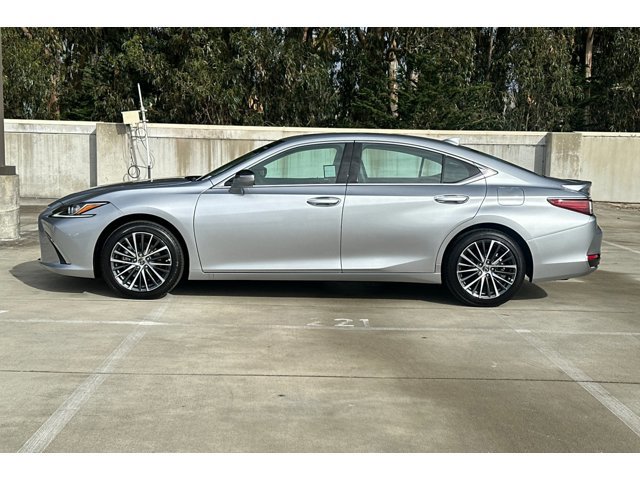 2025 Lexus ES 300h Base photo 2