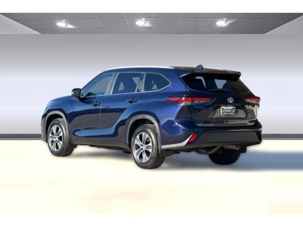 Used 2024 Toyota Highlander XLE SUV