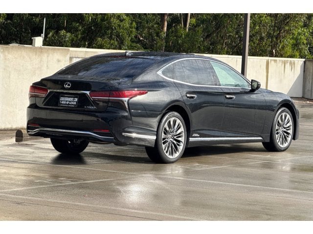 2018 LEXUS LS 500h photo 3