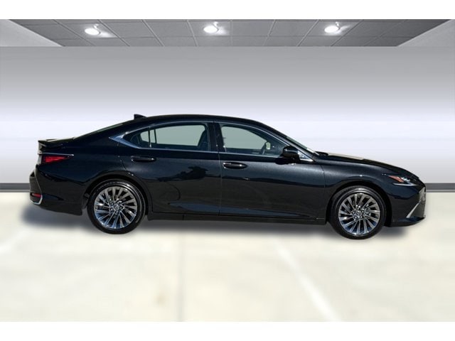 2025 LEXUS ES 300h Luxury photo 6