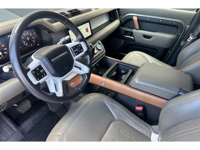 2020 Land Rover Defender 110 S photo 4