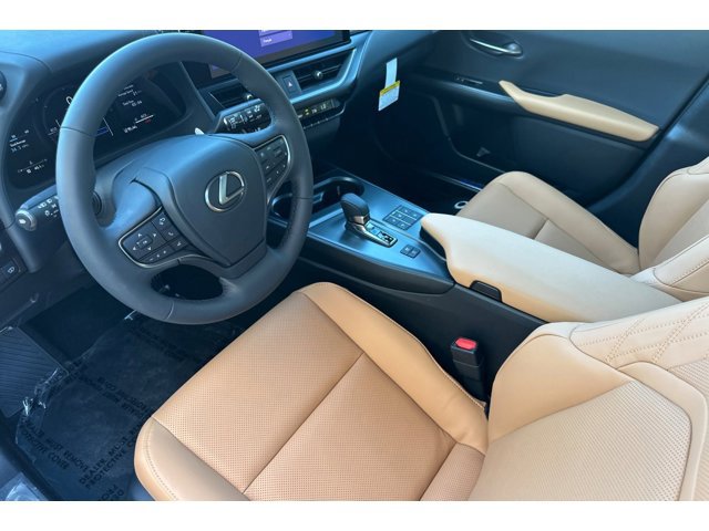 2025 Lexus UX Premium photo 3