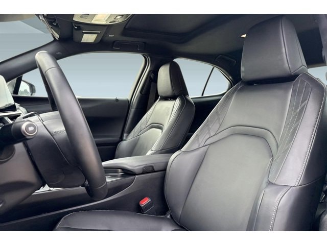 2025 LEXUS UX 300h photo 4