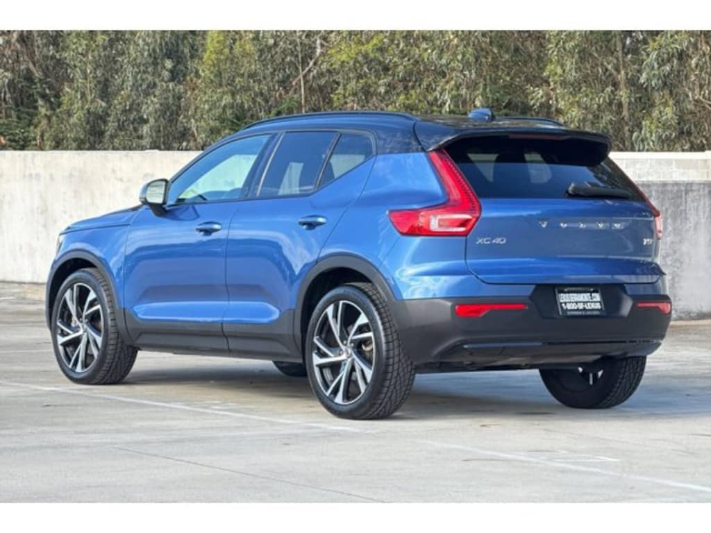 Used 2021 Volvo XC40 T5 R-Design SUV