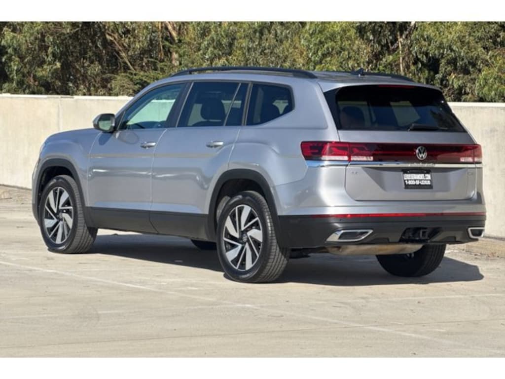 Used 2025 Volkswagen Atlas 2.0T SE w/Technology SUV