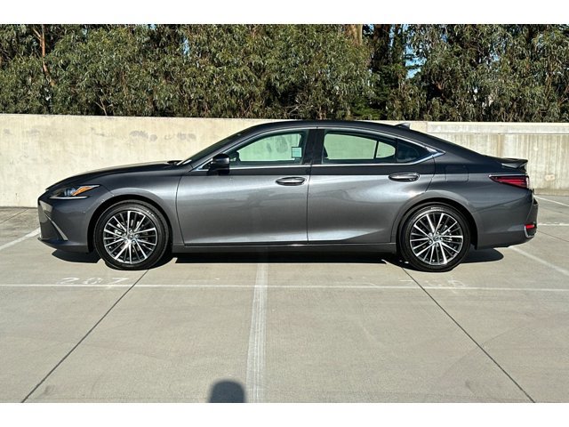 2025 Lexus ES 300h Base photo 2