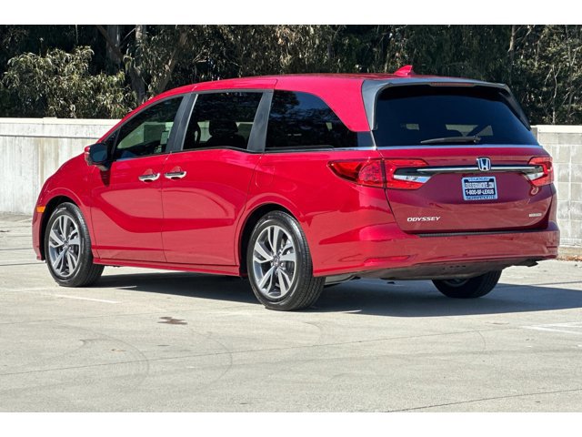 2022 Honda Odyssey Touring photo 3
