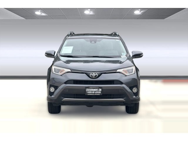 2017 Toyota RAV4 XLE photo 4