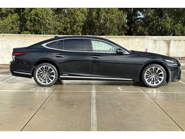 2018 LEXUS LS 500h photo 6
