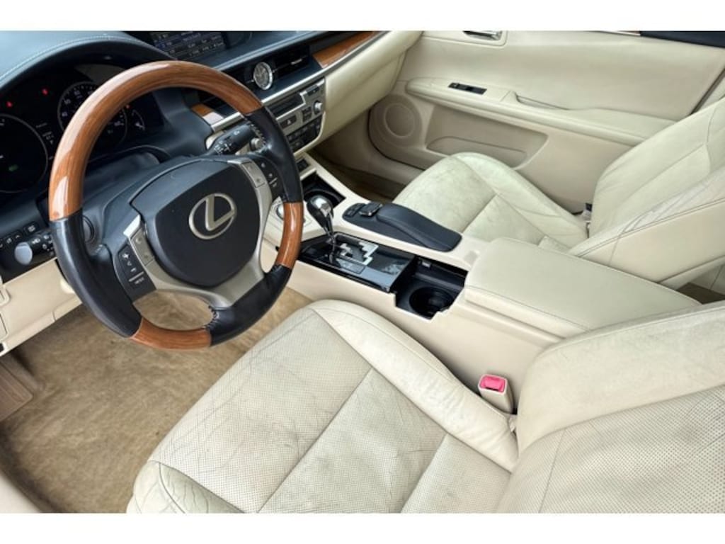 Used 2015 Lexus ES 300h Sedan