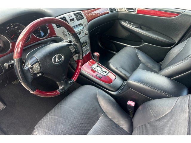 2005 Lexus ES 330 Base photo 4