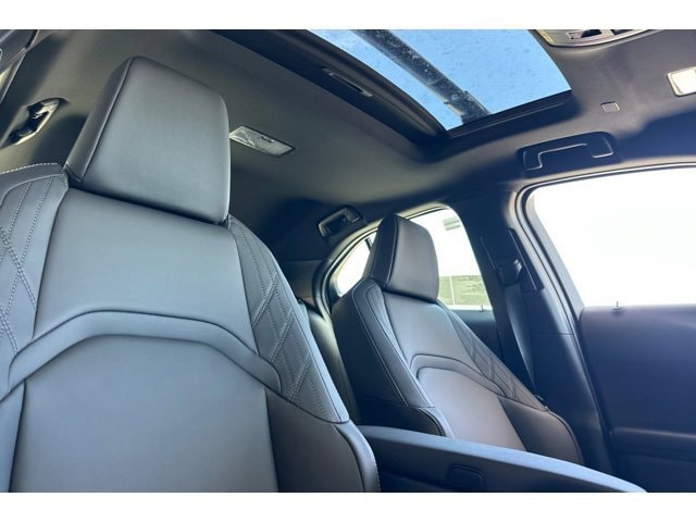2026 Lexus UX Hybrid 300h - Photo 23