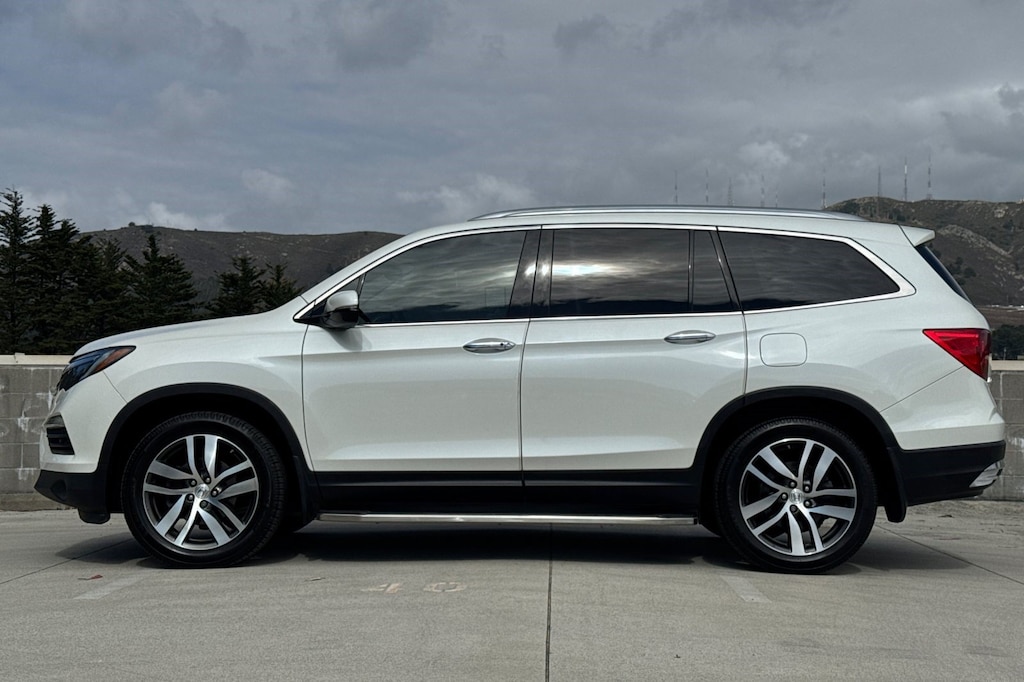 Used 2018 Honda Pilot Touring AWD SUV