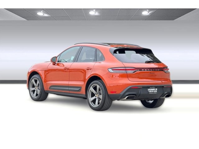 2024 Porsche Macan photo 2