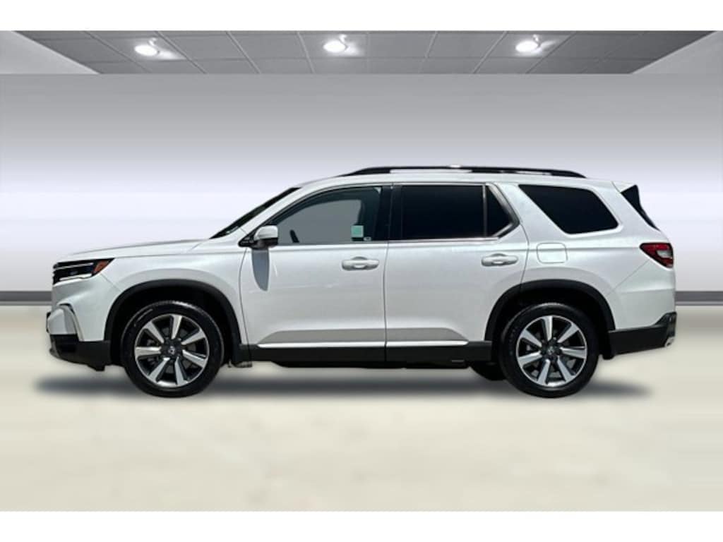 Used 2025 Honda Pilot Touring SUV