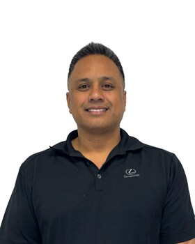 Staff member Dean DeCastro from ID_29072e12d2e2