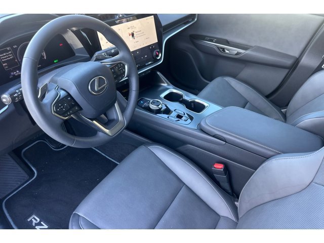 2024 Lexus RZ 450e Premium photo 4