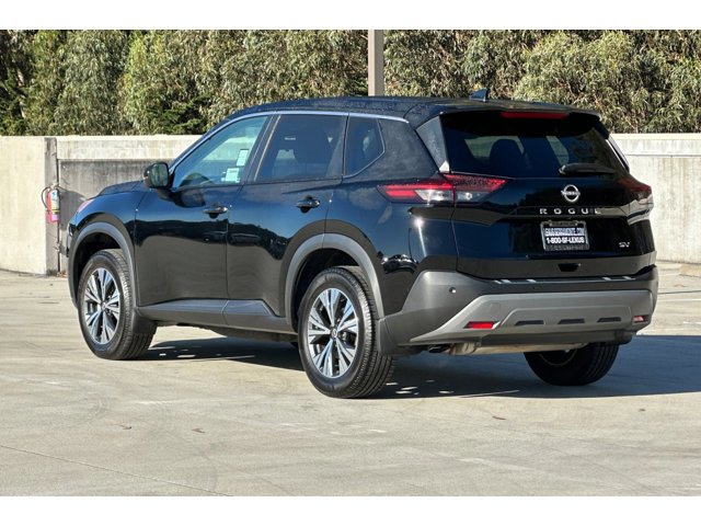2022 Nissan Rogue SV photo 3