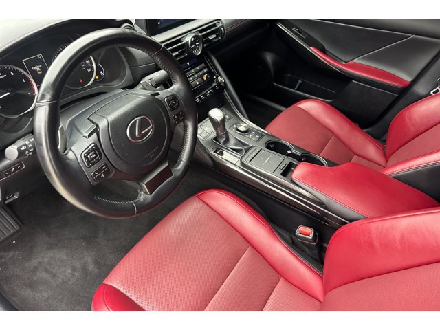 2023 Lexus IS 300 photo 4
