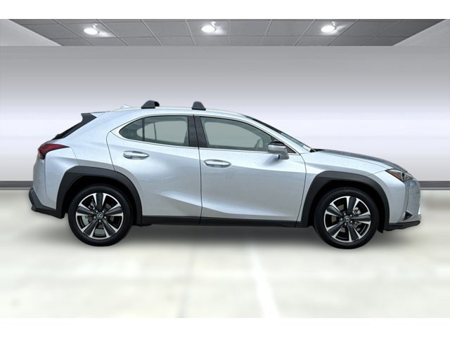 2025 LEXUS UX 300h photo 6