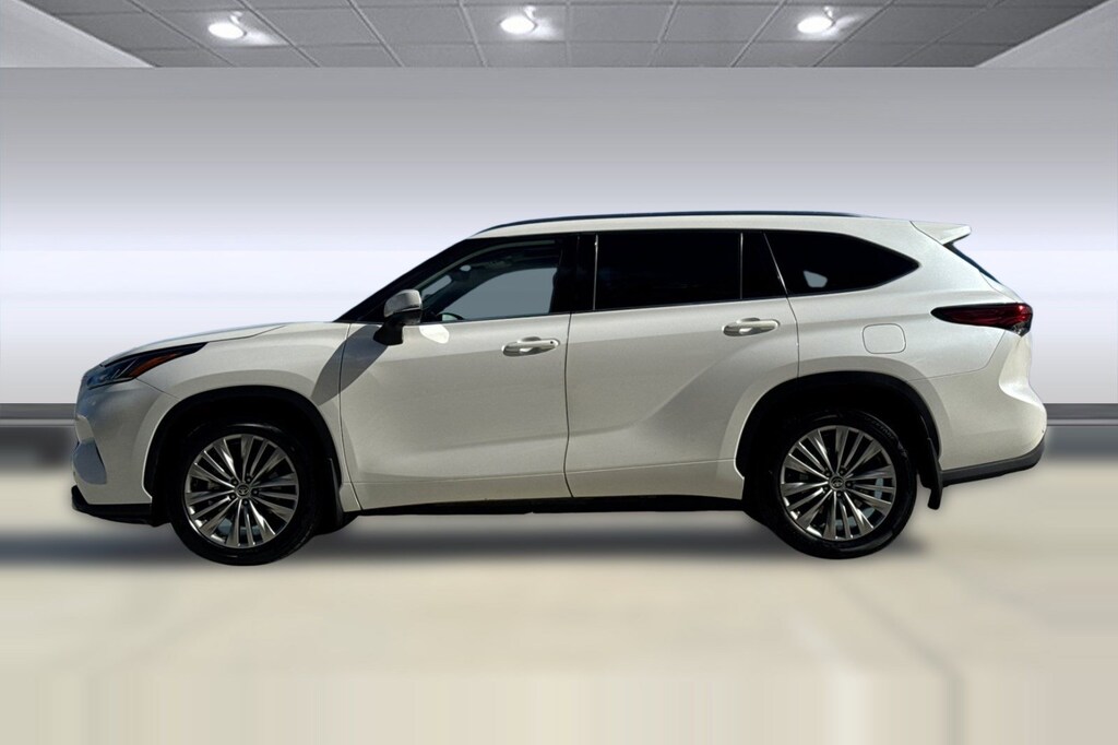 Used 2021 Toyota Highlander Platinum SUV