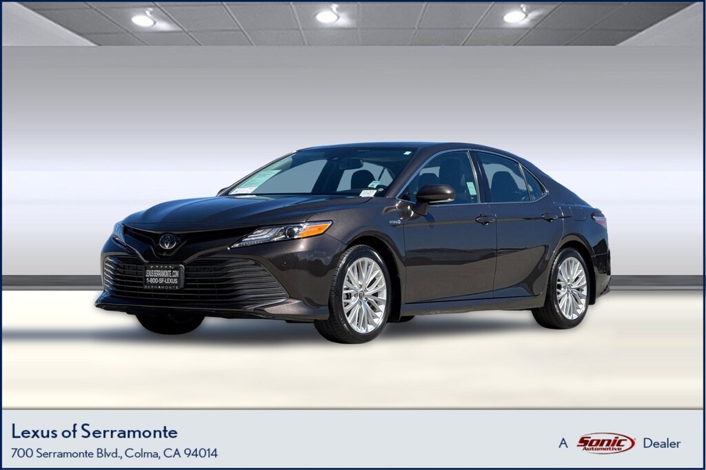 Used 2019 Toyota Camry Hybrid XLE Sedan